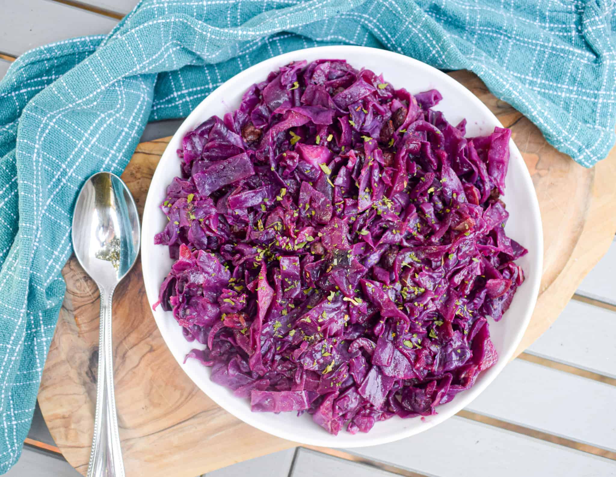 sweet and sour red cabbage