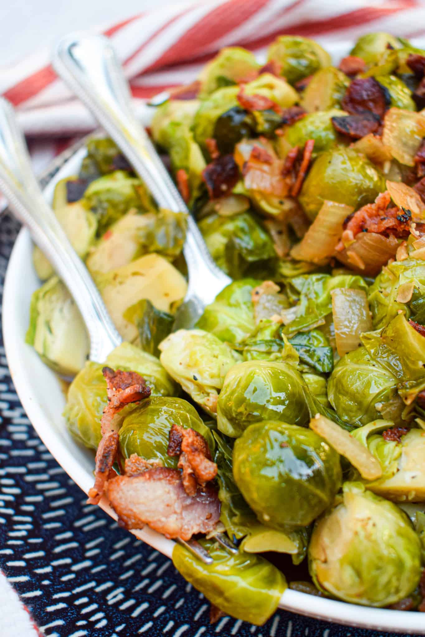 bacon and balsamic brussel sprouts with brown sugar thanksgiving side dish