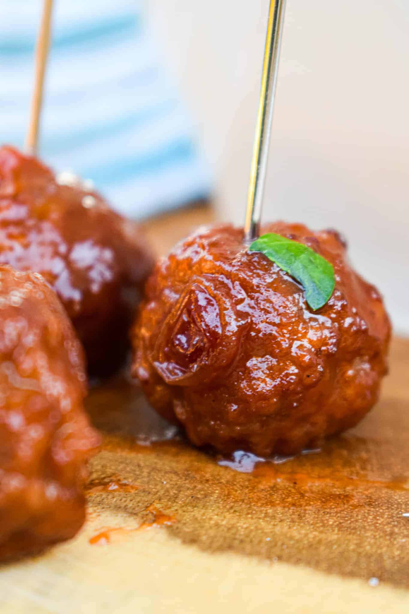 Cranberry bourbon cocktail meatballs. perfect holiday party food