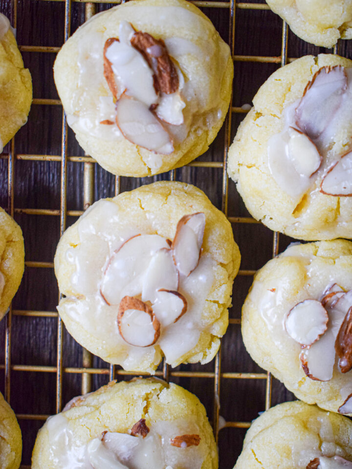 almond shortbread meltaway cookies