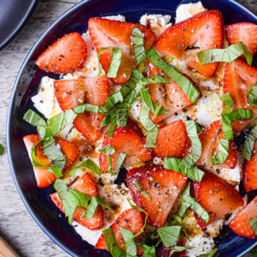 strawberry balsamic salad recipe